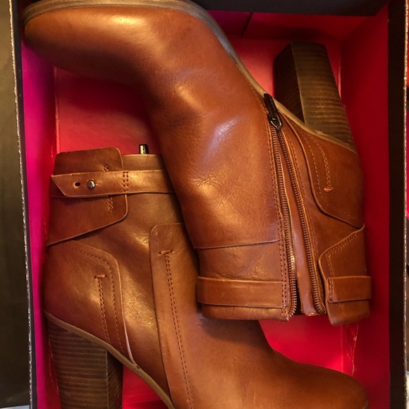 Vince Camuto women’s shoes size 10 - Picture 1 of 5